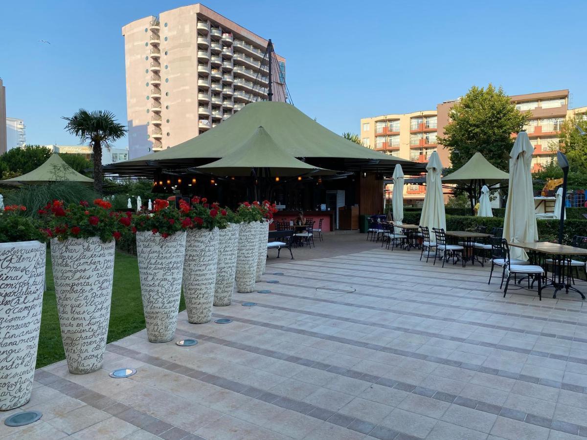 Royal Beach Barcelo Pantai Sunny Bagian luar foto